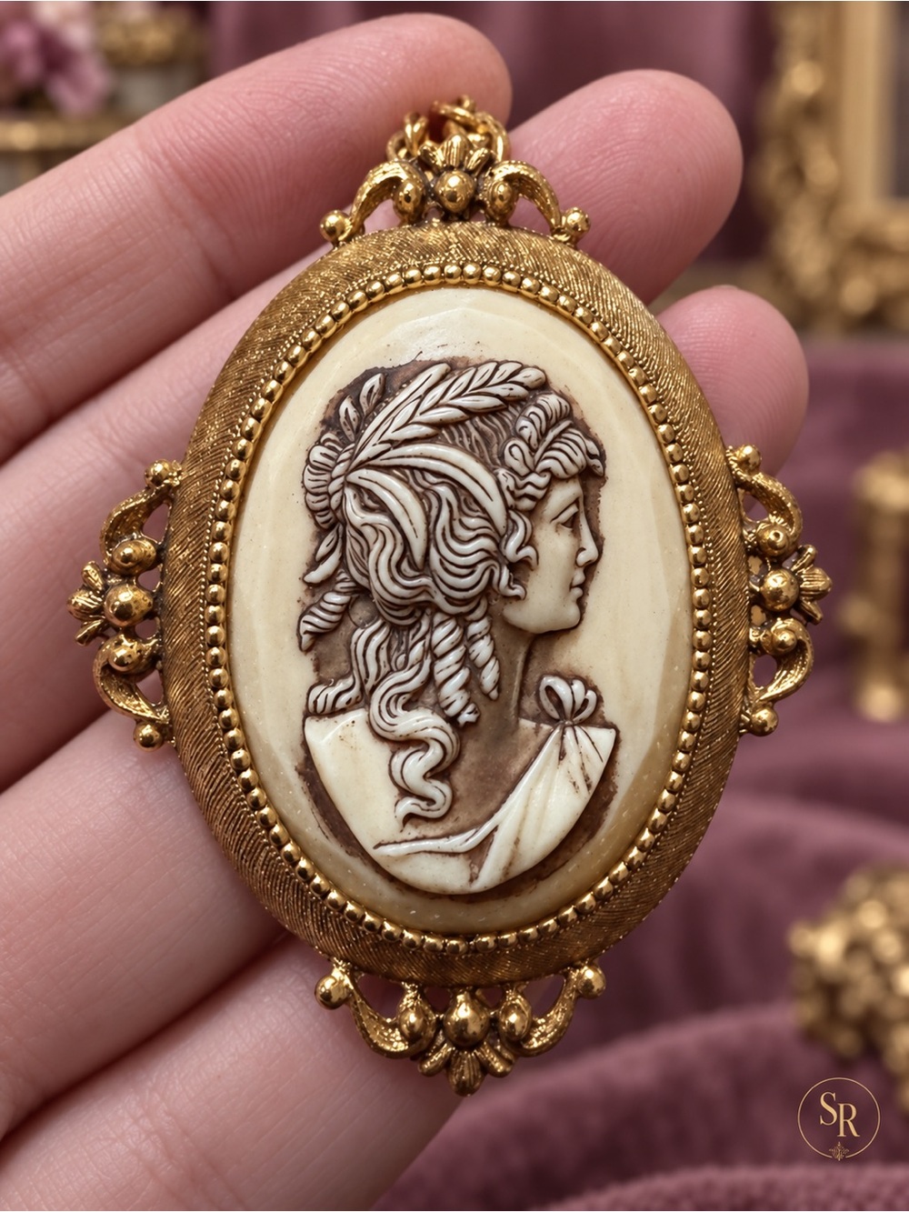 Vintage Signed Florenza Classical Cameo Pendant Necklace 23”